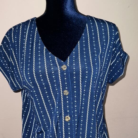 Flower & Feather Blouse Womens Small Blue White - Picture 2 of 14
